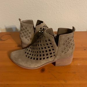 Crown Vintage Cvavalin Taupe Suede boot